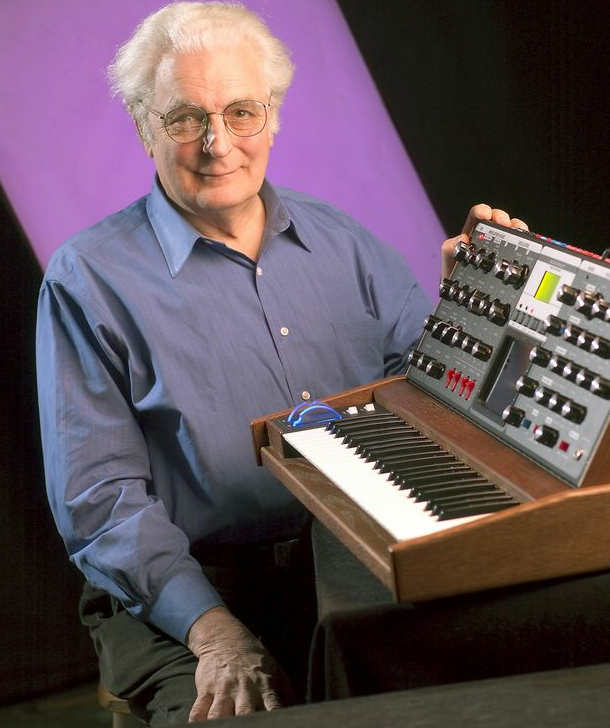 Robert Moog - bron The Mirror