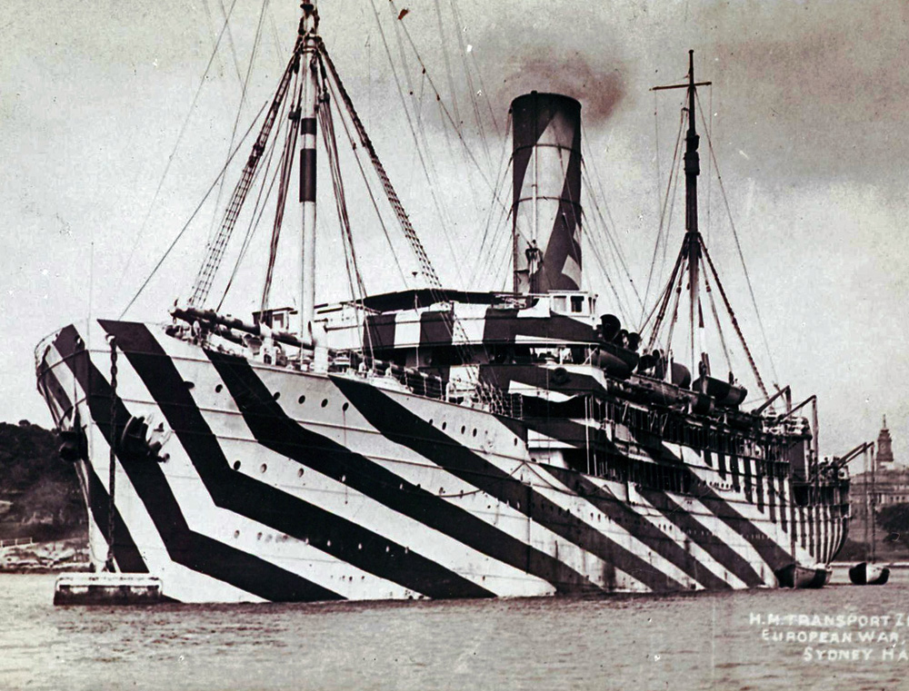 Razzle dazzle, mebokleuren in dazzlepainting Over radiojingles en